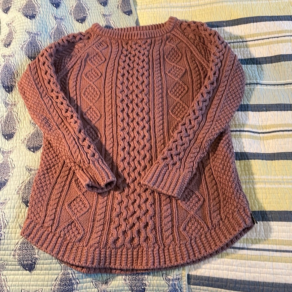 Pretty mauve LL Bean tunic sweater size small.